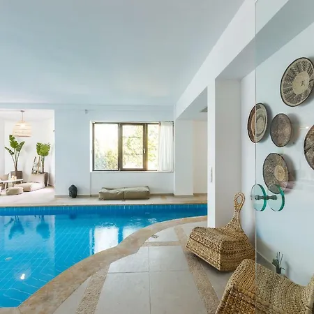 Odyssey Luxury & *