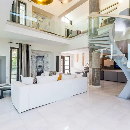 Villa Odyssey Luxury & *